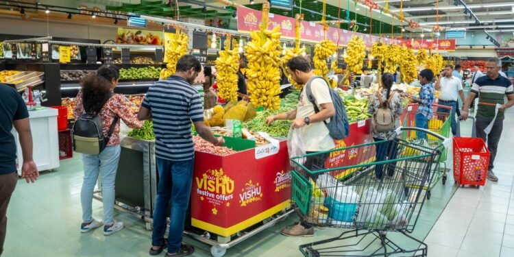 വിഷുവിന് ഒരുങ്ങി ലുലു: കേരളത്തിൽ നിന്ന് 3000 ടണ്ണിലേറെ ഭക്ഷ്യോത്പന്നങ്ങൾ എത്തിച്ചു: പായസം മേളയും വിഷുസദ്യയുടെ പ്രീബുക്കിങ്ങുമായി യുഎഇയിൽ വിഷുവിപണി സജീവം; വമ്പൻ ഓഫറുകളും