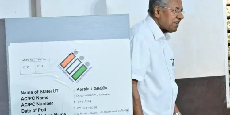 ‘ഞങ്ങൾ ജനങ്ങളോടൊപ്പം, ജനങ്ങൾ ഞങ്ങളോടൊപ്പം’; കൂടുതൽ സീറ്റുകൾ നേടുമെന്ന് പിണറായി വിജയൻ