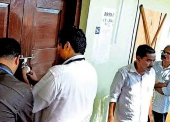 കോട്ടയം സ്ട്രോങ് റൂം വിവാദം: കേന്ദ്ര നിരീക്ഷകനും ഉദ്യോഗസ്ഥരും തമ്മിൽ തർക്കം; സിഐഎസ്എഫ് സൈനികർ തോക്കുചൂണ്ടിയ സംഭവം