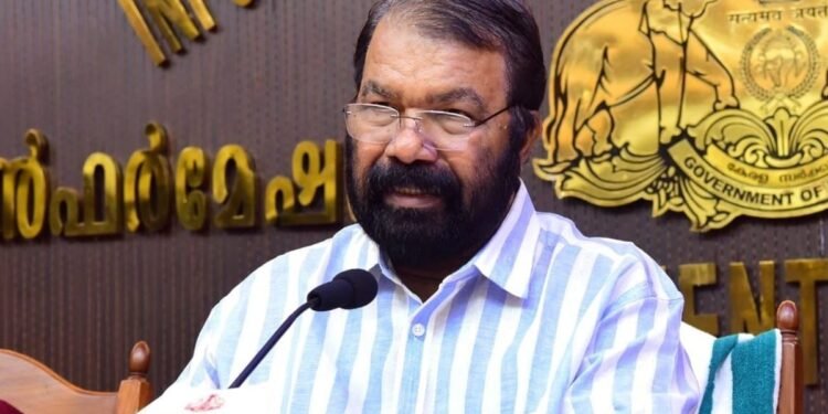 വേനലവധിയിൽ ക്ലാസുകൾ പാടില്ലെന്ന് മന്ത്രി; വിരുദ്ധ ഉത്തരവുമായി പൊതുവിദ്യാഭ്യാസ ഡയറക്ടർ