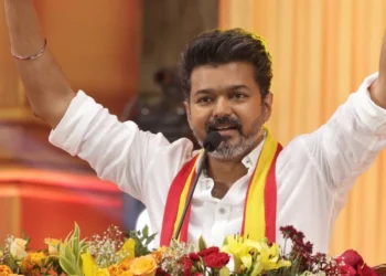 സ്ത്രീകൾക്ക് മാസം 2,500, സൗജന്യ എൽപിജി സിലിണ്ടർ, വധുക്കൾക്ക് സ്വർണവും പട്ടുസാരിയും; ടിവികെയുടെ പ്രകടനപത്രിക