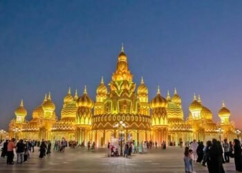 ദുബായ് ഗ്ലോബൽ വില്ലേജ് വീണ്ടും തുറന്നു; സന്ദർശകർക്ക് പ്രവേശനം ആരംഭിച്ചു