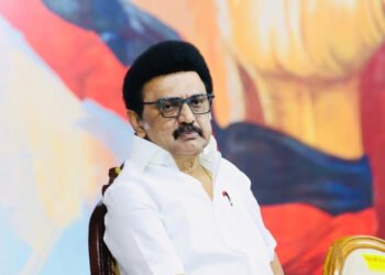 തമിഴ്നാട്ടിൽ ഡി.എം.കെ മുന്നിൽ; ടി.വി.കെ നിർണായക ശക്തിയായി ഉയരുന്നു