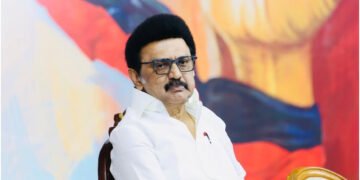 തമിഴ്നാട്ടിൽ ഡി.എം.കെ മുന്നിൽ; ടി.വി.കെ നിർണായക ശക്തിയായി ഉയരുന്നു
