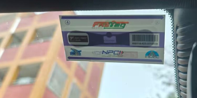 ഫാസ്‌ടാഗ് വിൻഡ്‌സ്ക്രീനിൽ സ്ഥാപിച്ചിട്ടില്ലേ? ‘ബ്ലാക്ക്‌ലിസ്റ്റ്’ ചെയ്യുമെന്ന് എൻ.എച്ച്.എ.ഐയുടെ മുന്നറിയിപ്പ്