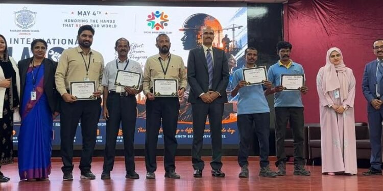 ജുവൈസ ഇന്ത്യൻ സ്കൂളിൽ തൊഴിലാളി ദിനാഘോഷം; ജീവനക്കാരെ ആദരിച്ചു