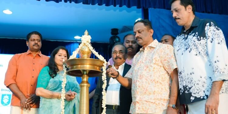 വേൾഡ് മലയാളി കൗൺസിൽ മിഡിൽ ഈസ്റ്റ് റീജിയൺ കോൺഫറൻസിന് ദുബായിൽ പ്രൗഢമായ തുടക്കം