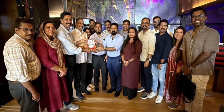 പ്രവാസ മാധ്യമപ്രവർത്തനത്തിന് വിട; ഇ.ടി. പ്രകാശിന് ദുബായിൽ മാധ്യമ സുഹൃത്തുക്കൾ യാത്രയയപ്പ് നൽകി