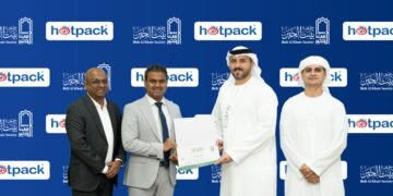 Beit Al Khair Society presenting an award of appreciation to Hotpack Group representatives in Dubai.