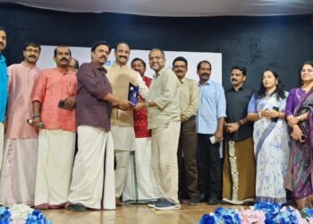 മാധ്യമപ്രവർത്തകരെ അബുദാബി മലയാളി സമാജം ആദരിച്ചു