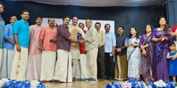 മാധ്യമപ്രവർത്തകരെ അബുദാബി മലയാളി സമാജം ആദരിച്ചു