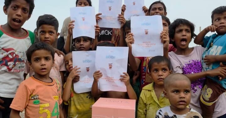 ദുബായ് ഭരണാധികാരി ഷെയ്ഖ് മുഹമ്മദിന്റെ 77-ാം ജന്മദിനം; ഡൽഹിയിലെ ചേരികളിൽ ഭക്ഷണവിതരണം നടത്തി കുട്ടികളുടെ വേറിട്ട ജന്മദിനാദരം