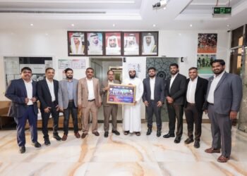 Dubai KMCC Vice President Hamza Thotti presenting a memento to Pace Group MD Salman Ibrahim during the Talk Time with Leader event in Dubai.