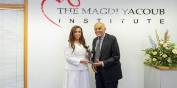 Sheikha Bodour bint Sultan Al Qasimi with Sir Magdi Yacoub at the Magdi Yacoub Institute in Harefield UK