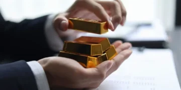 Gold jewelry display in a Dubai retail market
