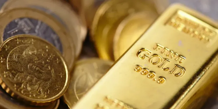Gold bars and jewellery displayed in a Dubai store window