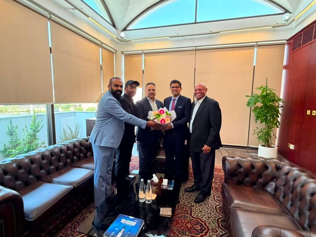 World Malayali Council delegation members presenting a memento to Indian Consul General Dr. Emmadi Vishnu Vardhan Reddy in Dubai.