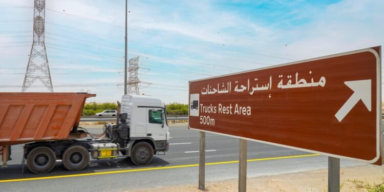 Dubai RTA and Police enforce new truck movement limits from October 1. See 24-hour ban zones, peak-hour timings, rest areas, and permit rules.