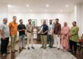The cover of Hamza Kollath’s autobiography ‘Yatheemkutty’ was unveiled in Ajman ahead of the Sharjah International Book Fair. Read details on the book and launch.