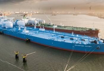 Supertanker freight rates jumped to an unprecedented $1.3 million a day as Iran shut the Strait of Hormuz, Oil Minister Paknejad stepped down, and oil prices rose.