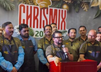 Lulu UAE Cake Mixing: Jackfruit Plum Cake & Diwali Sweets Launched Meta Description: Lulu Hypermarket kicks off its UAE festive season with 35,000 kg cake mixing, unveiling an innovative jackfruit plum cake and healthy festival offerings.