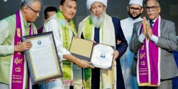 Mangaluru's Yenepoya University awards an honorary doctorate (D.Litt.) to Grand Mufti of India Kanthapuram A.P. Aboobacker Musliyar for his 60-year contributions to education and social welfare.
