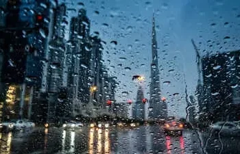 UAE forecasters warn of heavy rain waves in early November, while the NCM monitors a strong El Niño event running through early 2027.